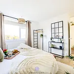 Coventry Spacious Luxury 3 Bed House, Private Parking, Sleeps 8, By Empower Homes